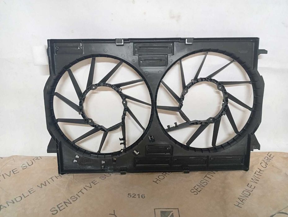 Дифузор рамка вентиляторів AUDI Q7 4M 16- USA США