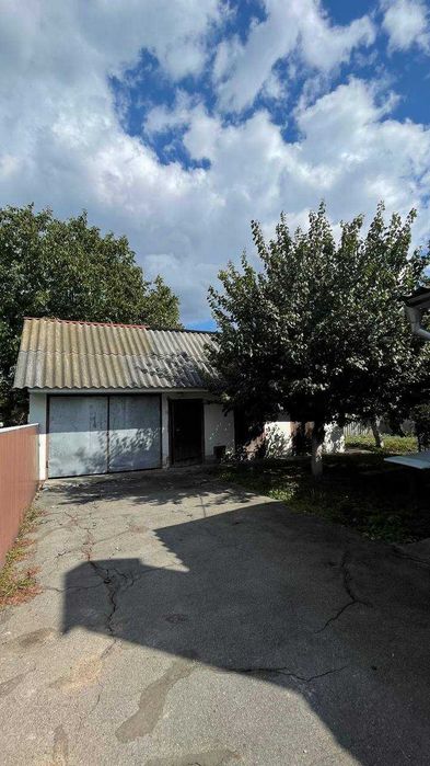 Продам будинок  99,2 м² з гаражем та власним подвір'ям.