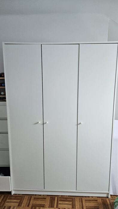 Cama 160x200 mais colchão 140x190. Armário 3 portas