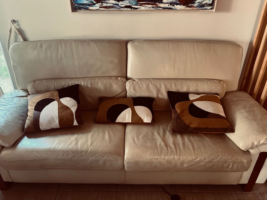 Oportunidade - Optimo conjunto de sofas em pele em bom estado