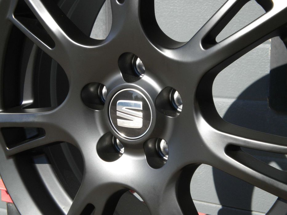 Felgi aluminiowe 15 5x100 Seat Ibiza Cordoba Toledo Leon I NOWE Czarne