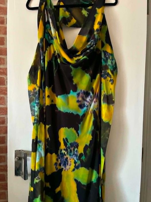 Vestido Zara sem Costas