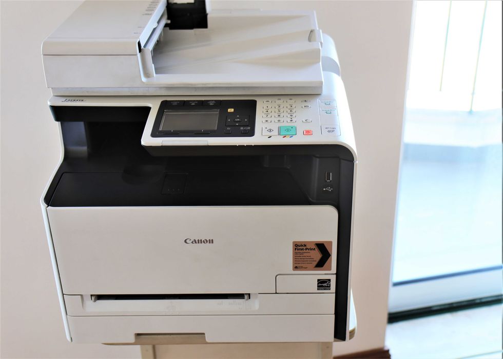 Impressora Canon i-Sensys MF8230Cn (LER DESCRIÇÃO)