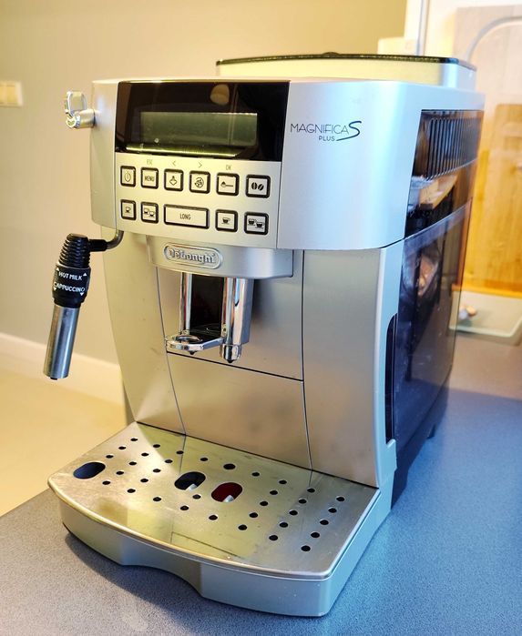Ekspres ciśnieniowy DeLonghi Magnifica S Plus - uszkodzony, na części