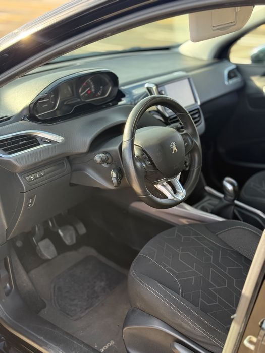 Peugeot 2008 — fotografia 7