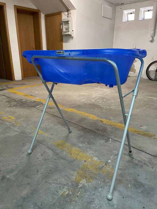 Banheira para bebé com suporte