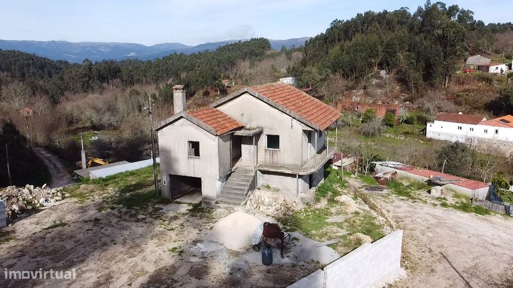 Moradia p/ recuperar – Oliveira de Frades