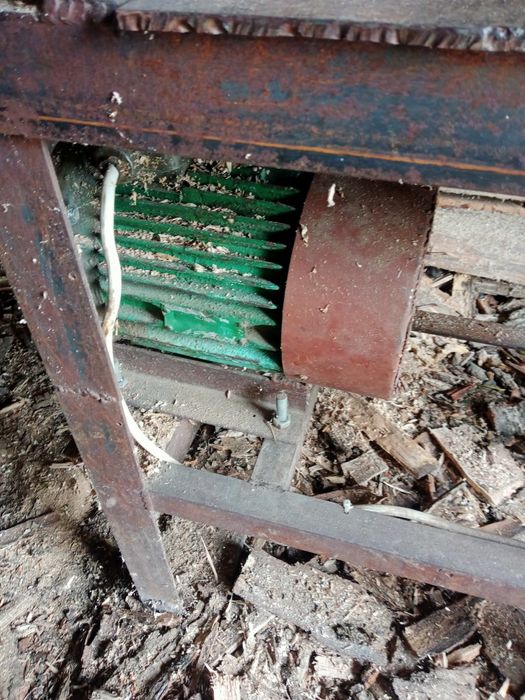 Продам станок для коління дров