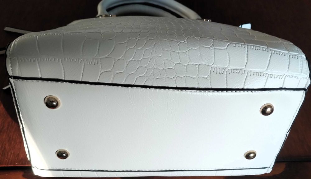 Conjunto Mala + Carteira Pele Branco Dourado Senhora