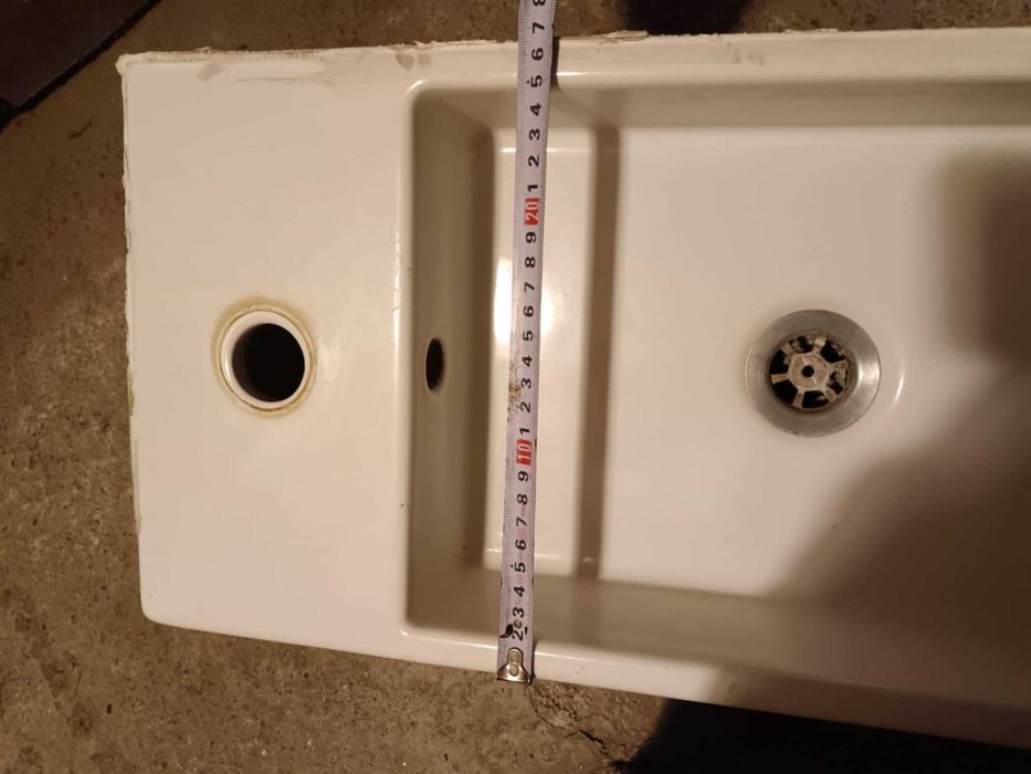 Umywalka łazienkowa wąska