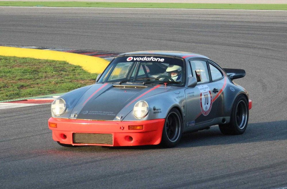 PORSCHE 911 3.0 RS Spec – FIA Passaporte #297