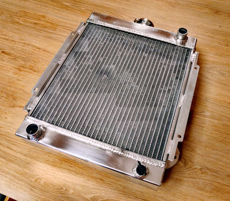 Radiador Alumínio Datsun 1200 desde o ano 1970 até 1976.