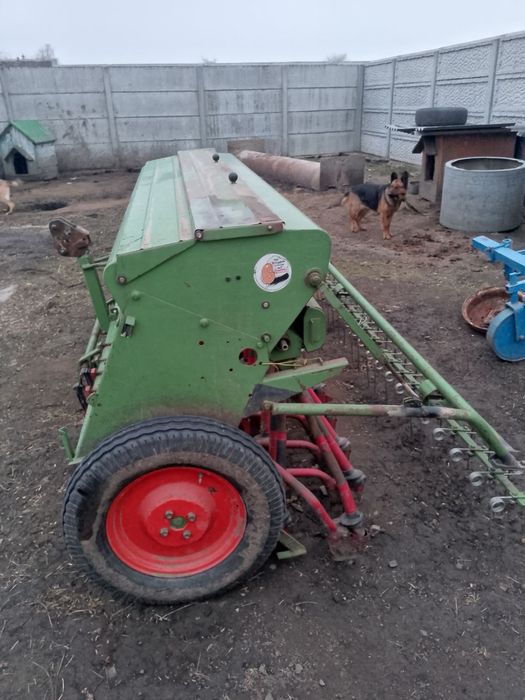 Продам сівалку у гарному стані