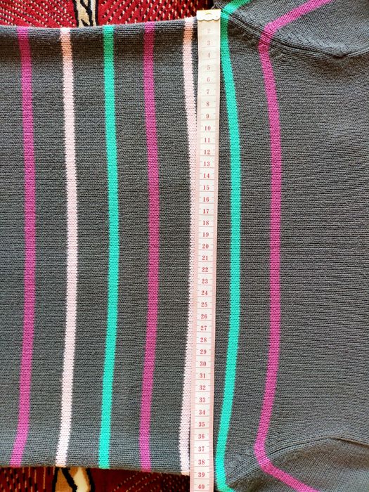 Светр в смужку розмір 140-146-152