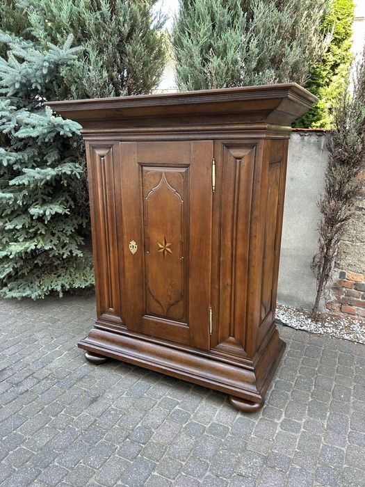 Szafa Antyczna Ubraniowa Kredens Bardzo Stara Antyk Po Renowacji