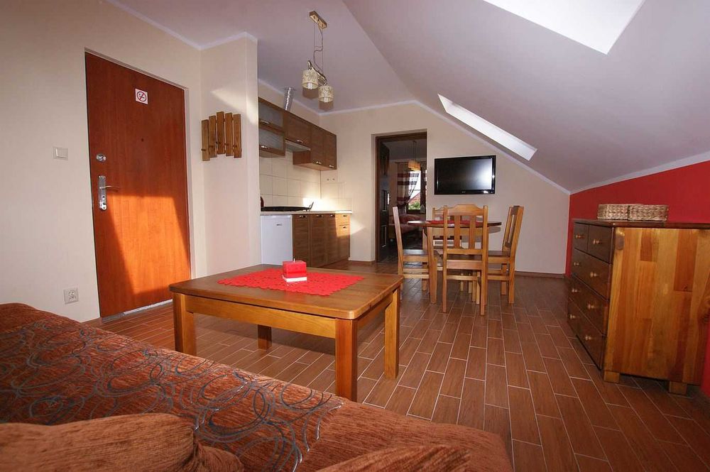 Apartamenty przy basenie blisko morza