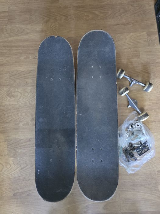 Skate  02 unidades mais peças