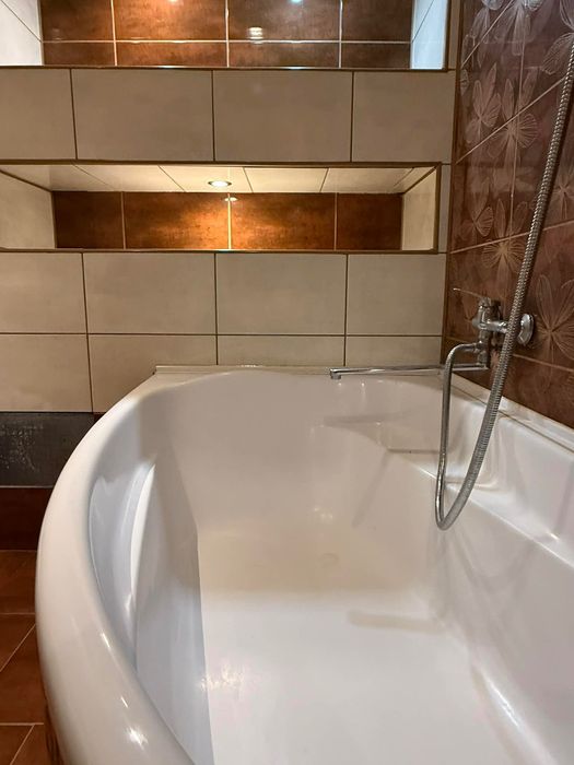 Odświeżone, umeblowane mieszkanie z bardzo niskim czynszem (290 PLN) - More