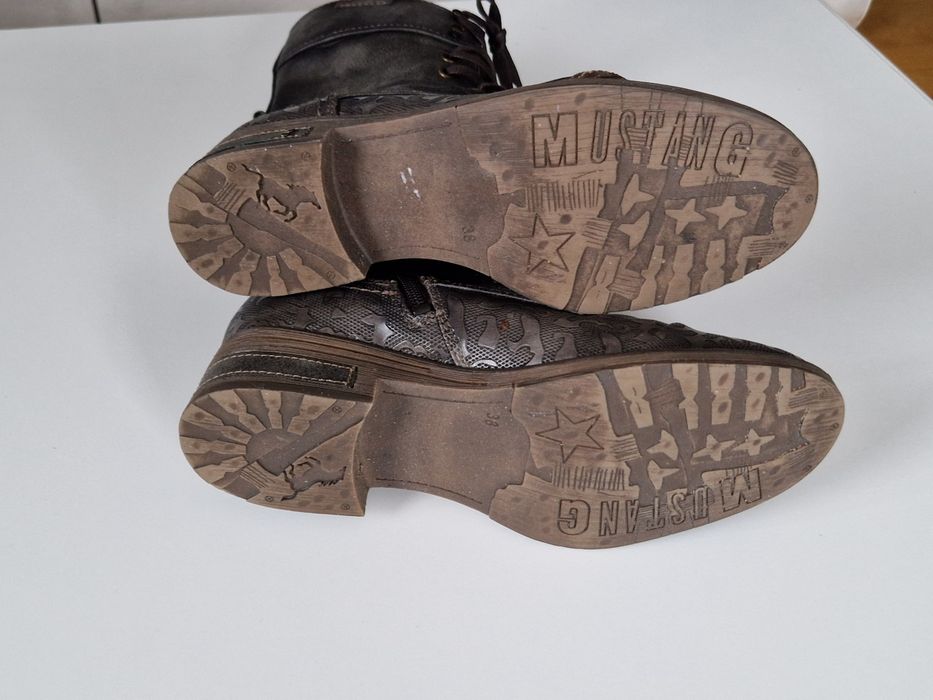 Buty skórzane Kozaki damskie  Mustang rozm.38