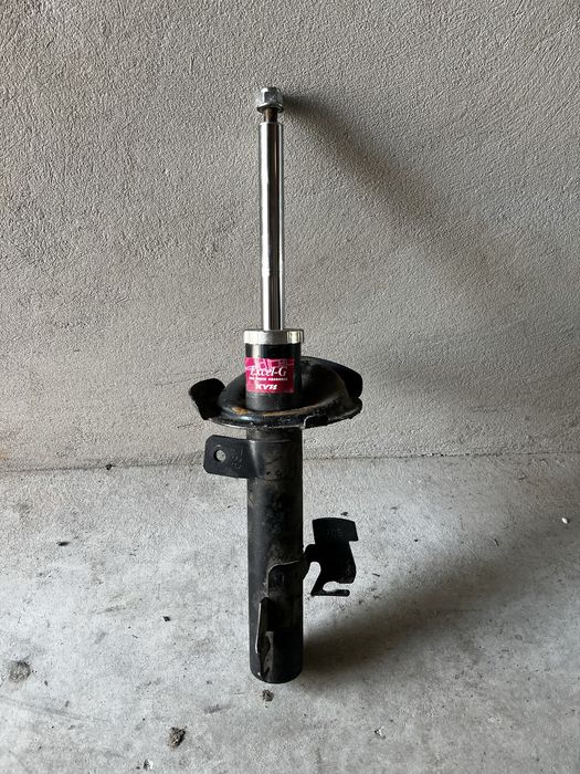 Амортизатор, стойка mazda 3 bk