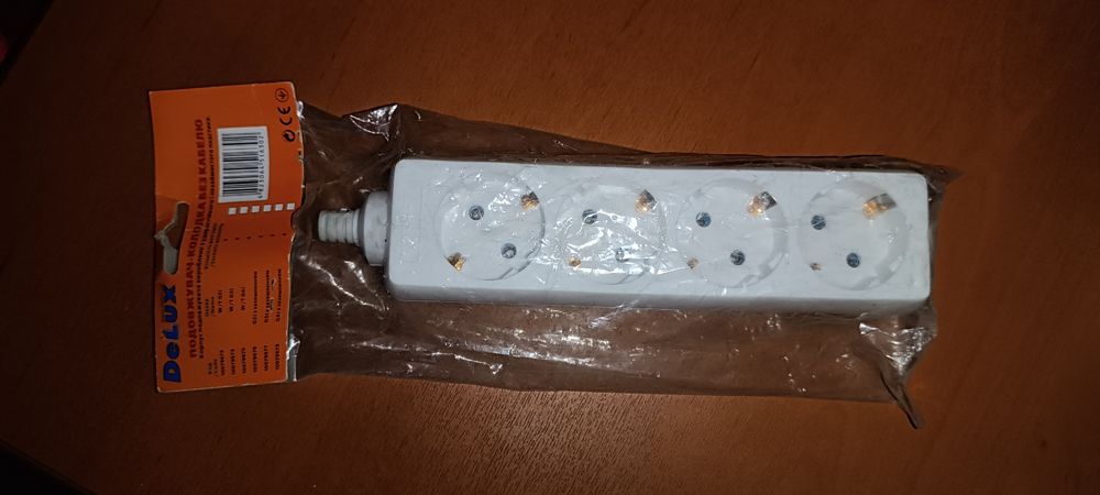 Подовжувач-колодка DeLux