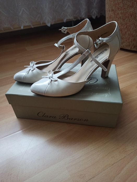Buty na obcasie roz. 39 Clara Barson
