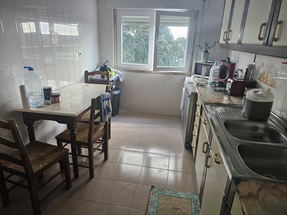 Quarto para arrendar