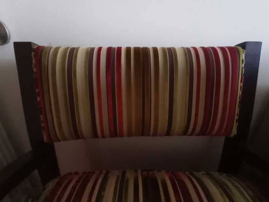 Cadeirão e almofadas