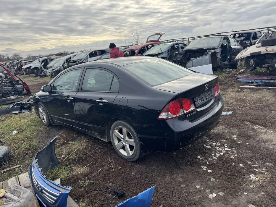 Автозапчасти разборка Honda Civic 4D Хонда Сивик