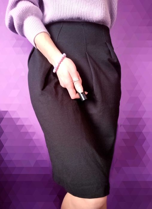 СПІДНИЦЯ-ОЛІВЕЦЬ чорна, міді, М, вживане