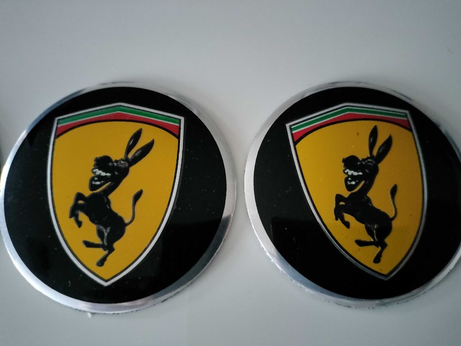 Dekielki ,kapsle Ferrari osioł