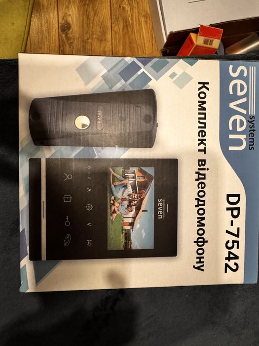 Відеодомофон Seven DP-7542
