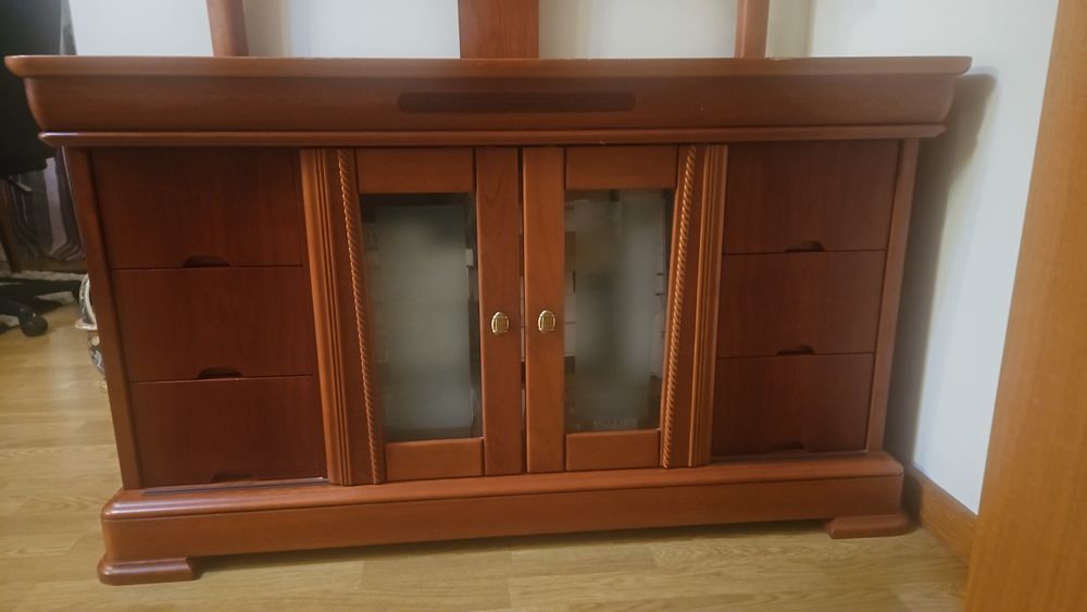 Móvel TV cerejeira com prateleiras 6 gavetas  2 portas de correr