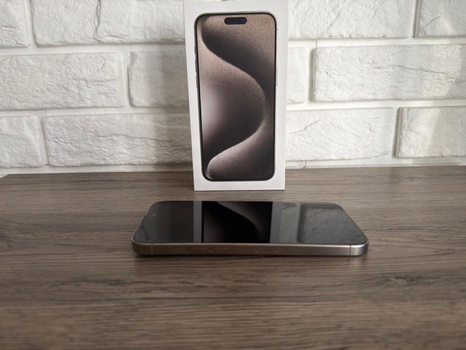 Sprzedam iphona 15 pro max kondycja baterii  90%