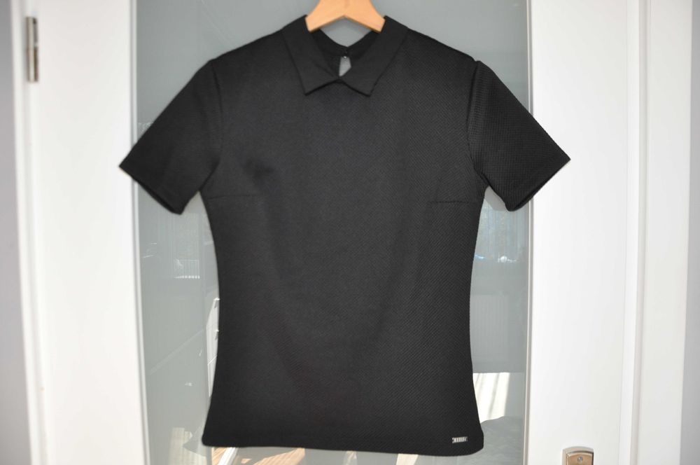 Koszulka czarna MOHITO