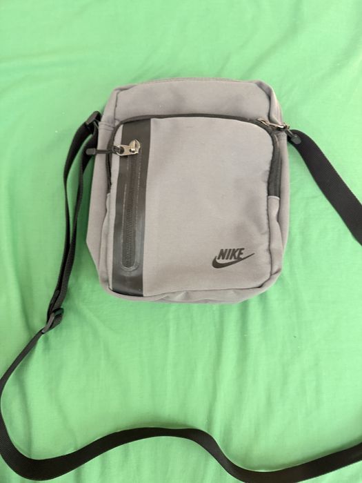 Сумка найк теч фліс через плече