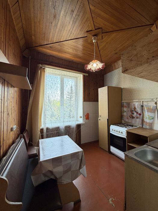 Продаж 2-кімнатної квартири вул. Вадима Гурова, 11