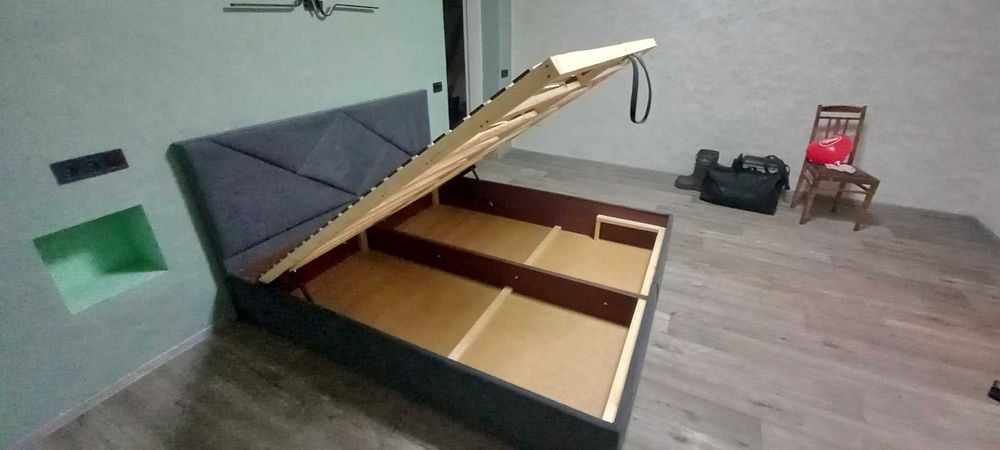 Кровать 1800 на 2000 Бите скло. Лижко