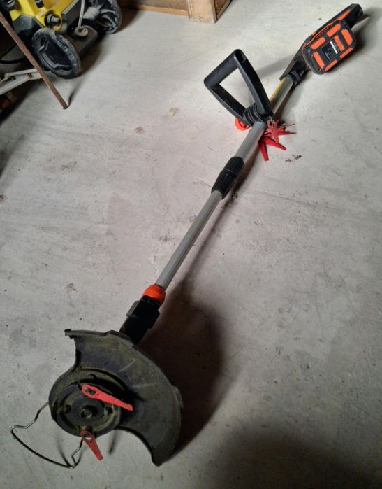 Продам акумуляторну косарку Дніпро М