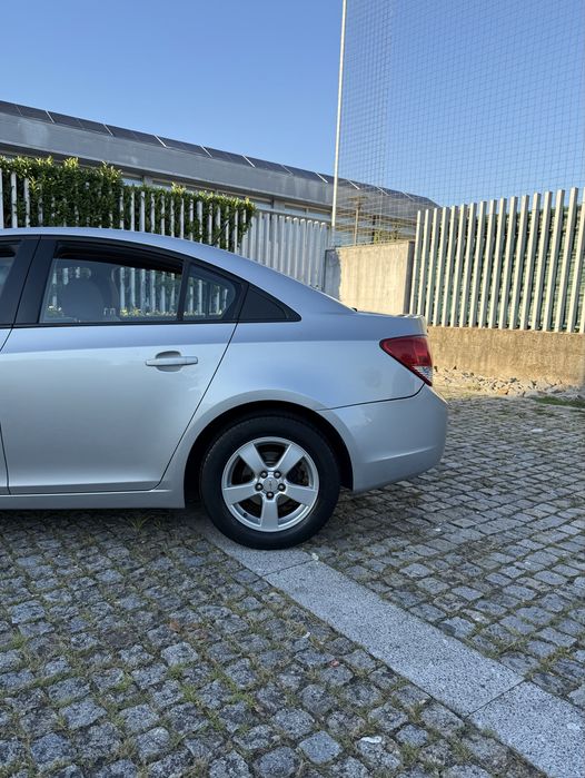 Chevrolet Cruze Ls 1.6