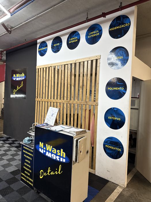 lavagem automovel a funcionar em pleno