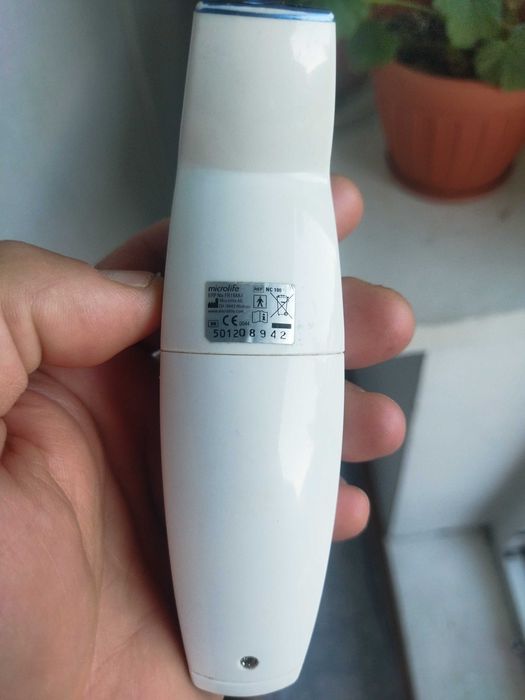 Termometr bezdotykowy Microlife NC 100 – nie włącza się / na części (z klapką)