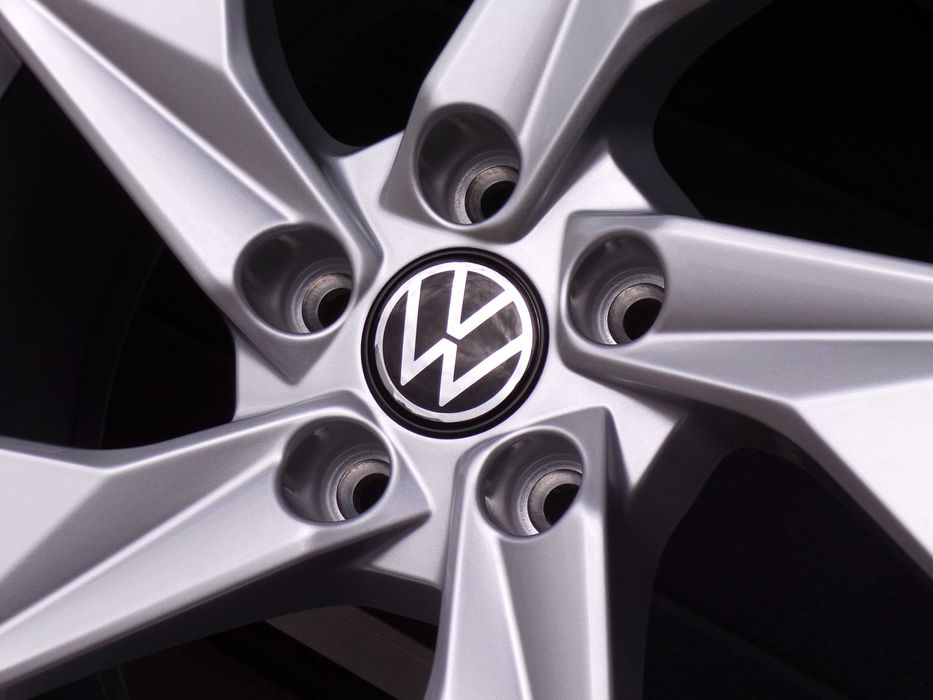 Nowe koła zimowe aluminiowe 17 5x112 oryg AUDI Vw Golf VII VIII GTI