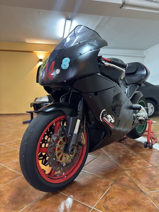 Aprillia RSV1000