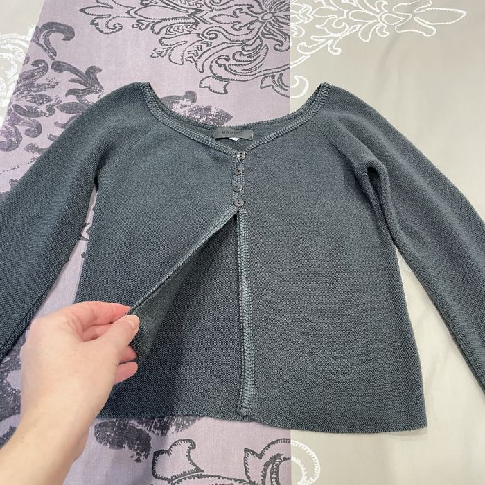 Вʼязаний кардиган у стилі jacquemus