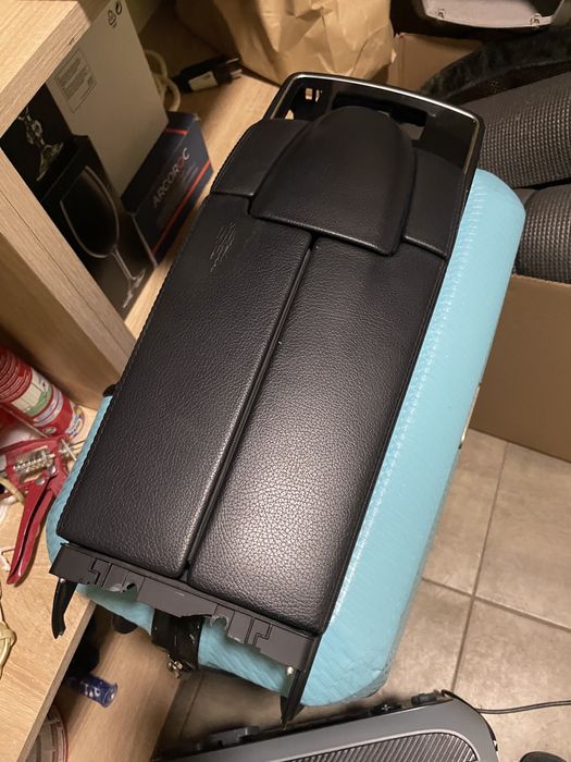 Підлокітник дя E350 w207 купе