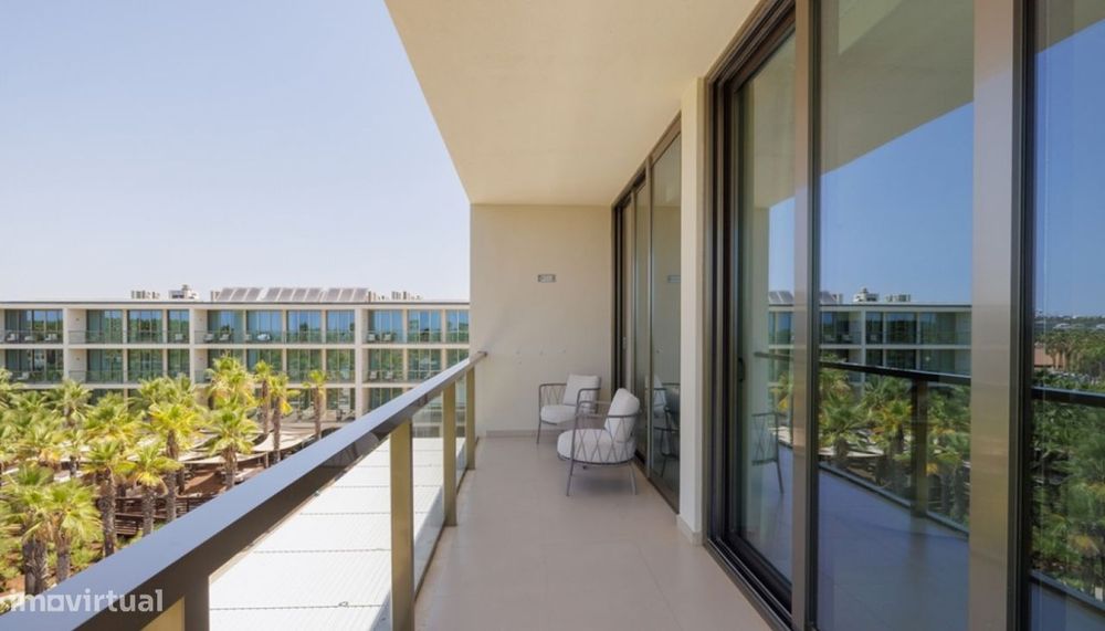 Apartamento T3 à venda com acesso direto à praia dos Salgados, Algar