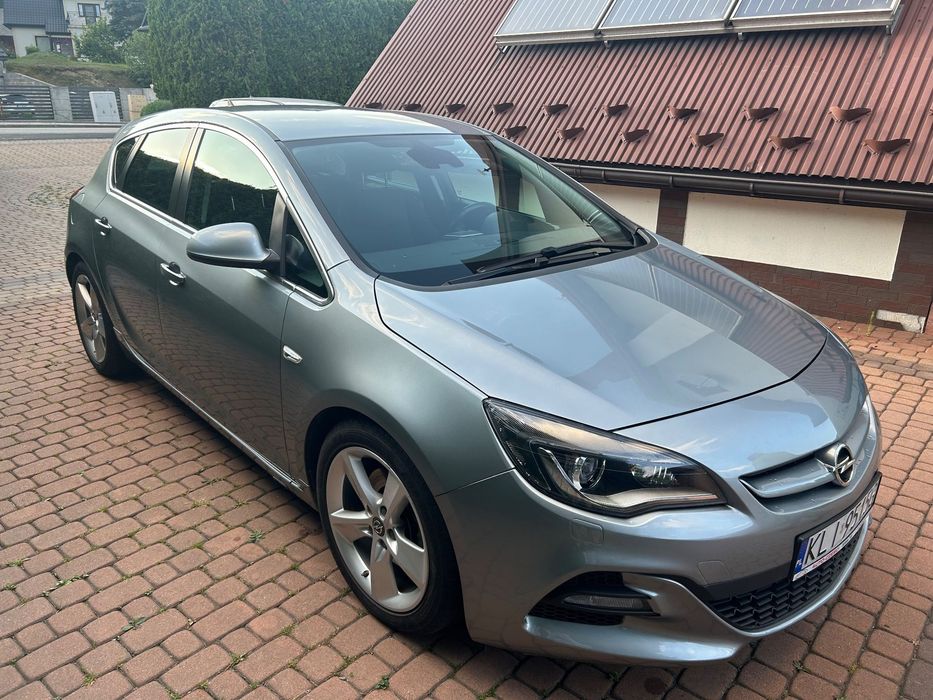 Opel Astra Opel Astra BiTurbo, 2.0 diesel, 195 KM