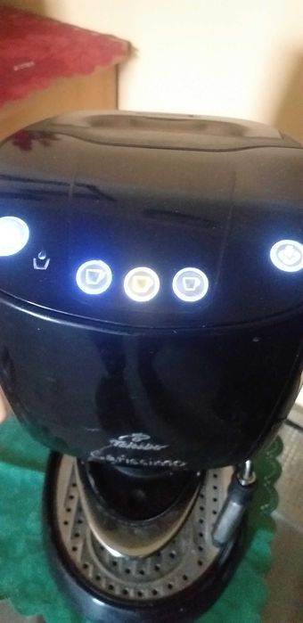 Sprawny ekspres do kawy Tchibo na kapsułki