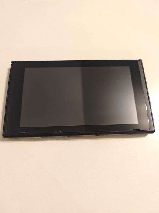 Nintendo Switch HAC-001 z kontrolerem FR-tec i grami